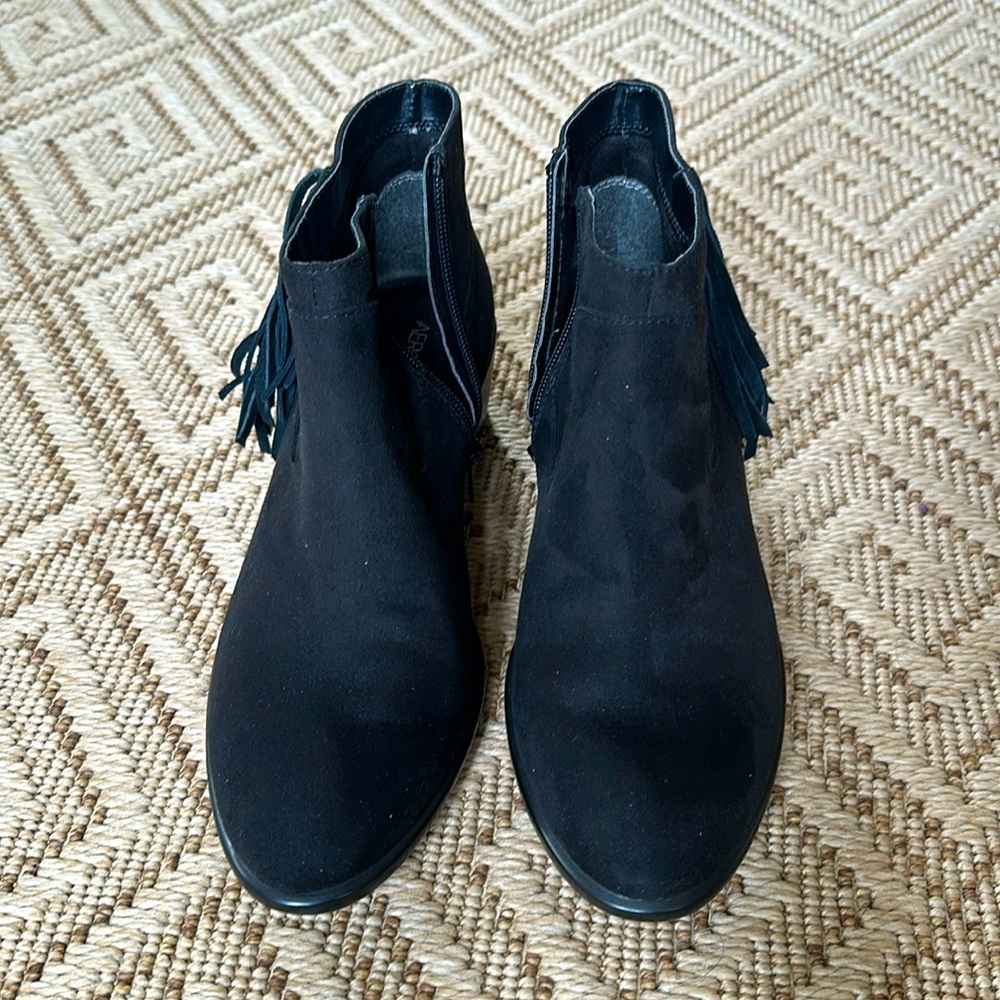 NEW Women’s Aerosoles Black Suede Ankle Boots - Size 7.5